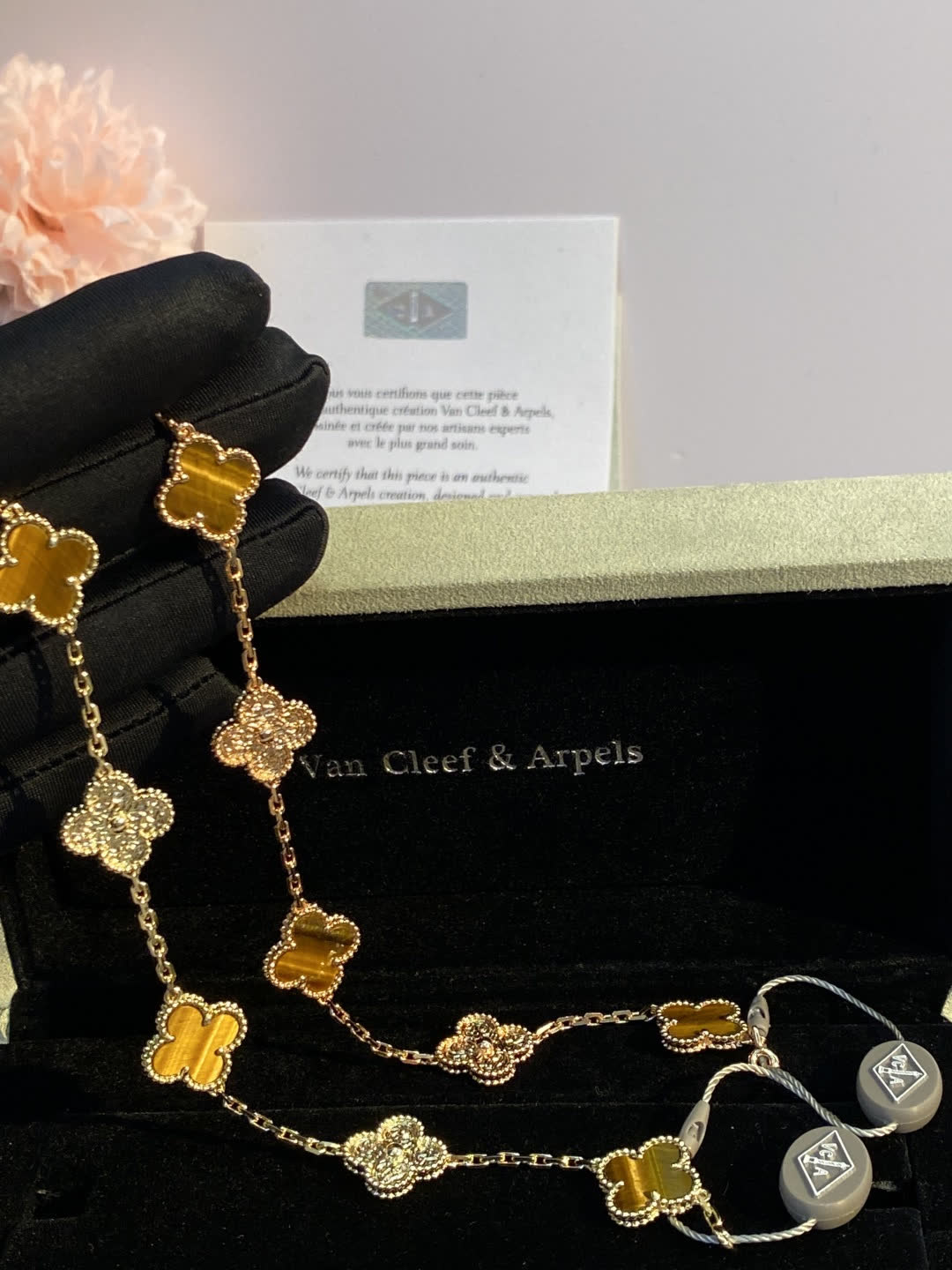 Van Cleef & Arpels Vintage Alhambra Yellow Gold Tiger's Eye Bracelet Van Cleef & Arpels Vintage Alhambra Yellow Gold Tiger's Eye Bracelet